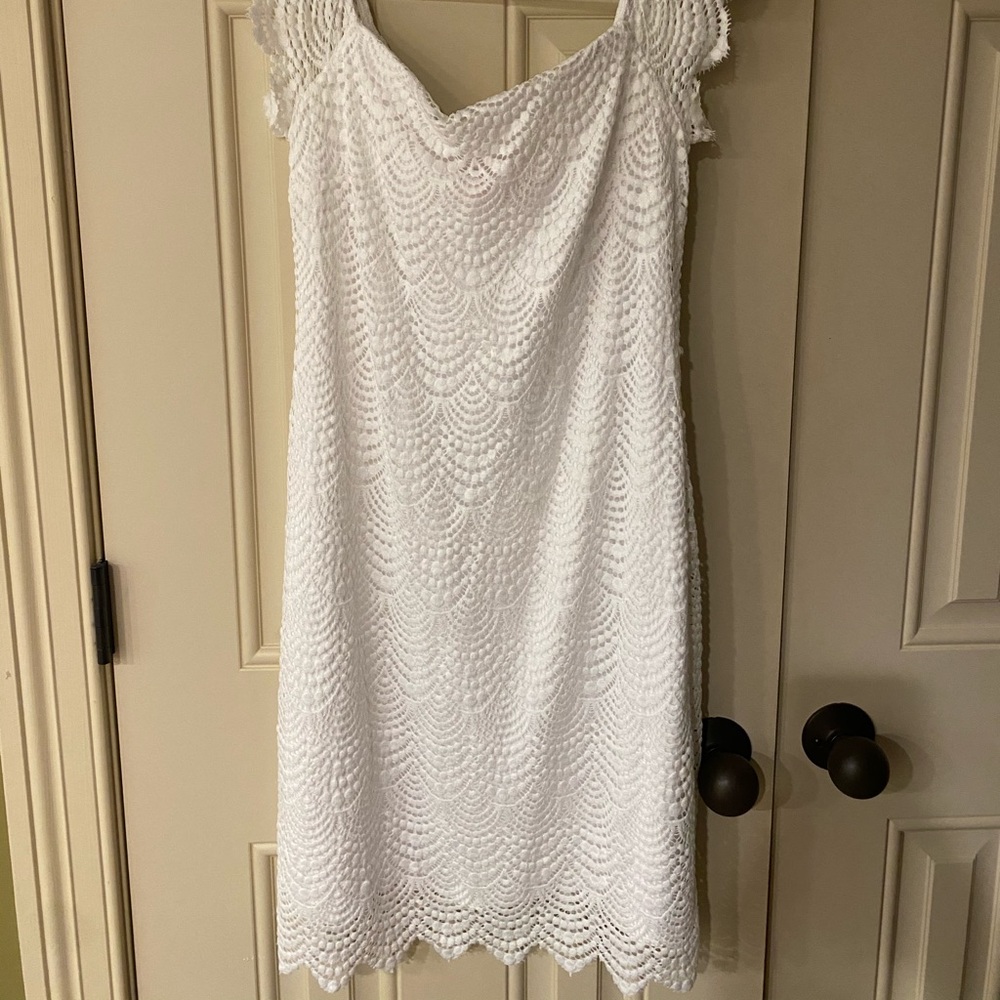 Lilly Pulitzer small Jade scalloped sleeved dress.